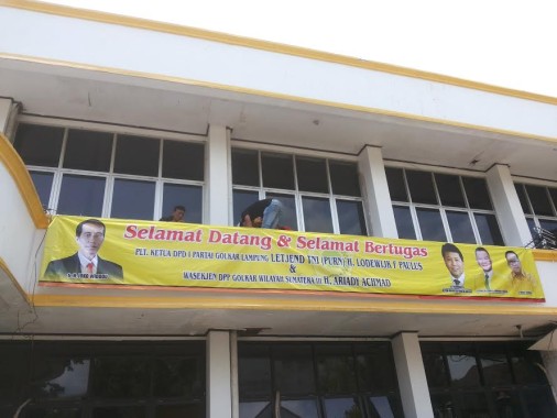 Mulai Kondusif, Kantor Golkar Lampung Dipasang Baner Selamat Datang Lodewijk F Paulus