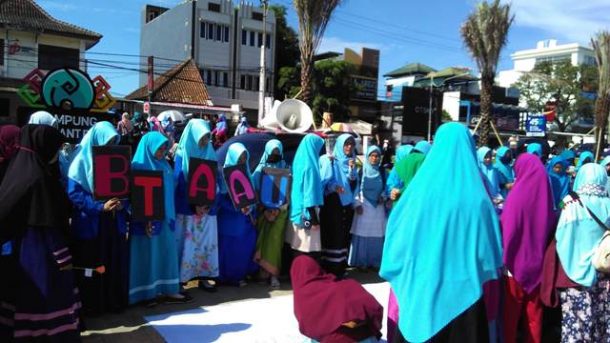 Aksi Komunitas Gemar di Taman Gajah Bandar Lampung: Pakai Hijab Yuk