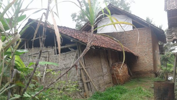 Lasiem Warga Miskin di Lampung Timur Butuh Banget Sarana MCK Sehat