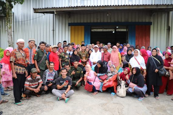 Bupati Lampung Barat Parosil Mabsus Lepas Peserta Ziarah Partisan Siliwangi