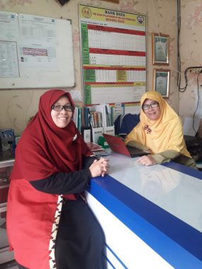 IZI Lampung Bagikan Air Bersih Warga Umbul Metro Candimas Lampung Selatan