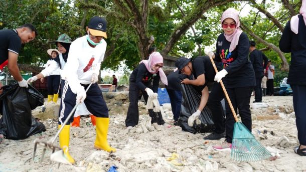 Pemkab Lampung Selatan Gelar Aksi Gerot Wisata di Pantai Pasir Putih